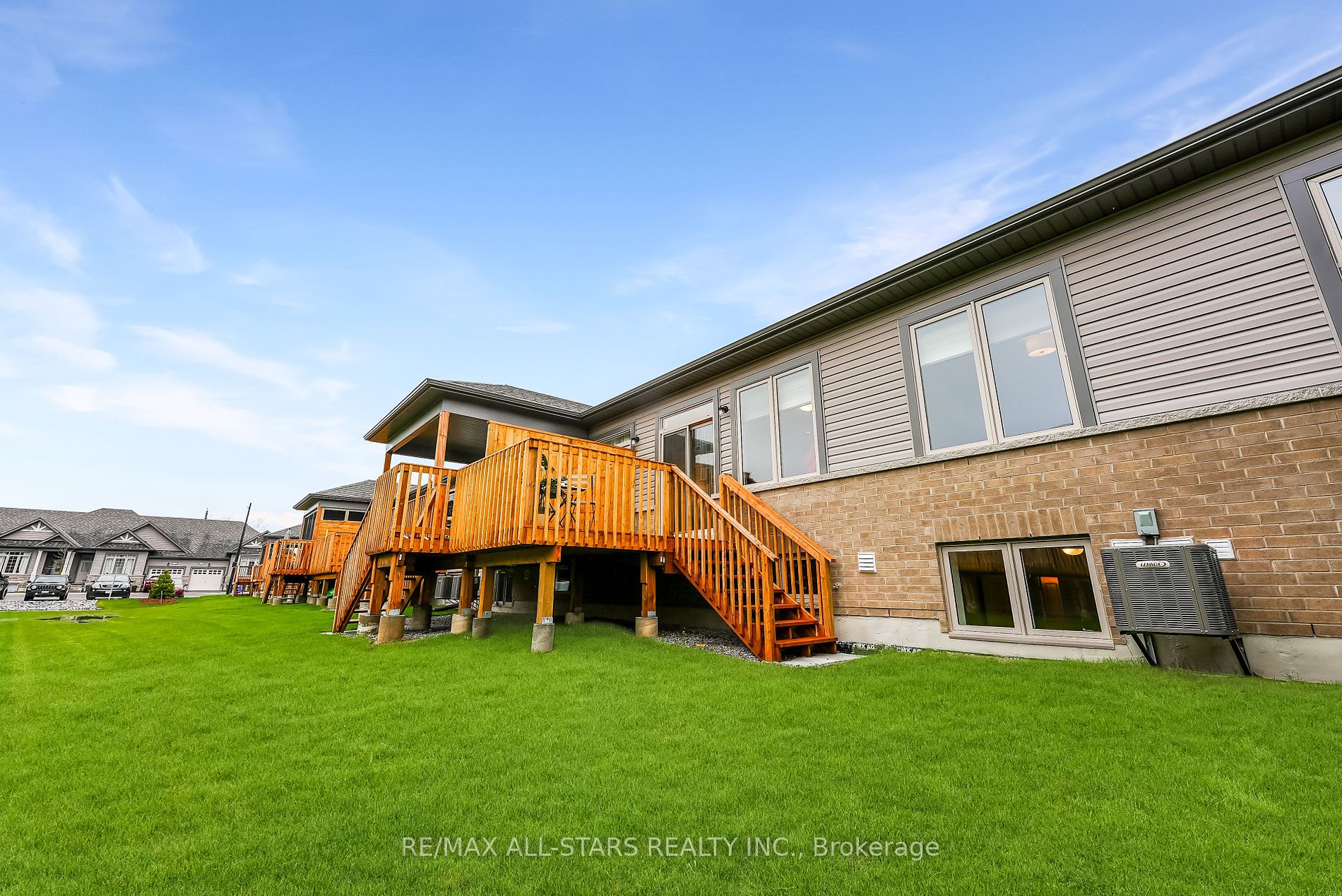 17 Lakewood Crescent, #29