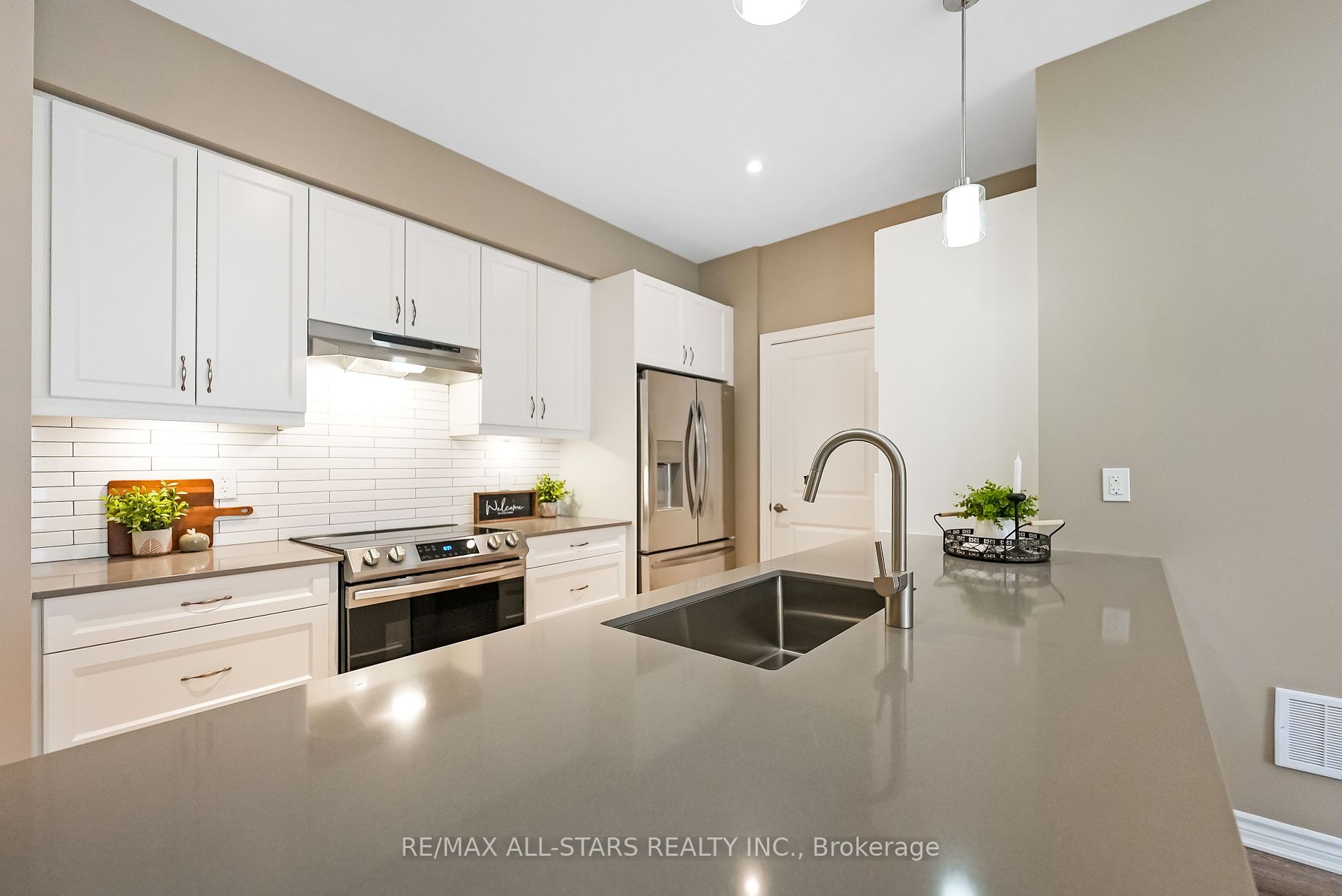 17 Lakewood Crescent, #29