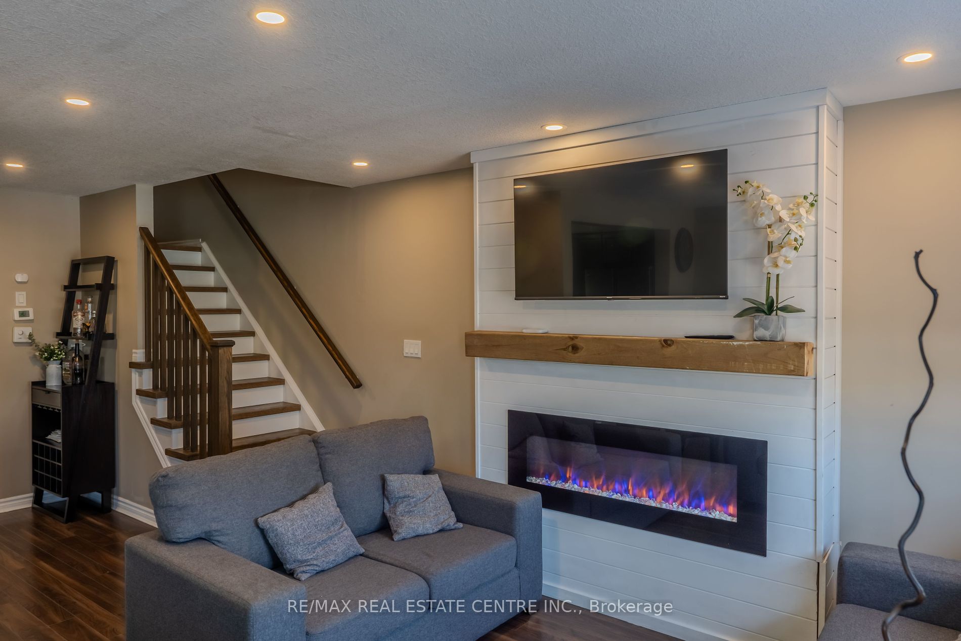 28 Jeffrey Drive
