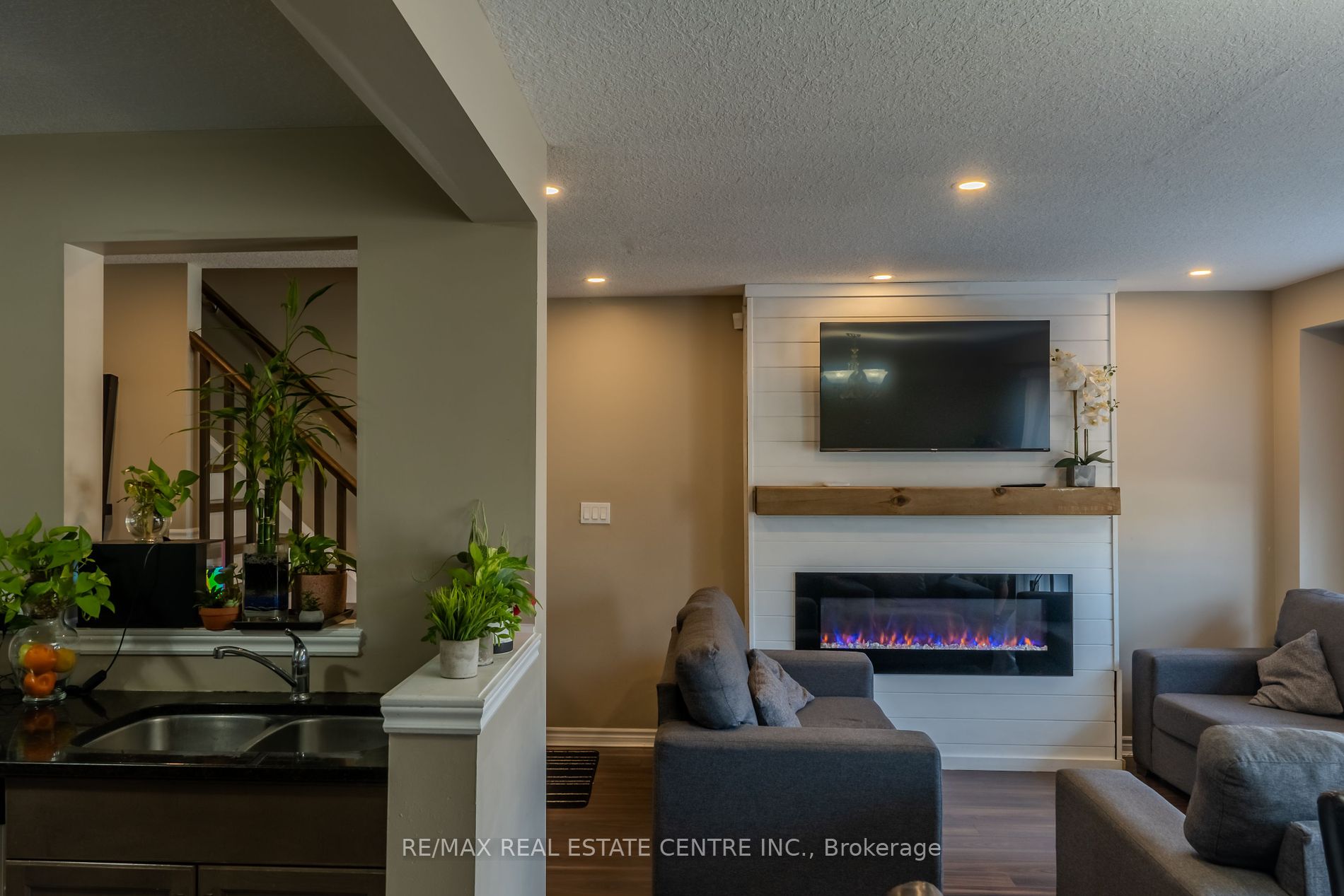 28 Jeffrey Drive