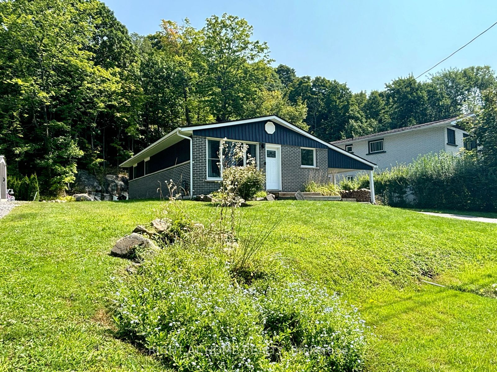 18 Valley Drive