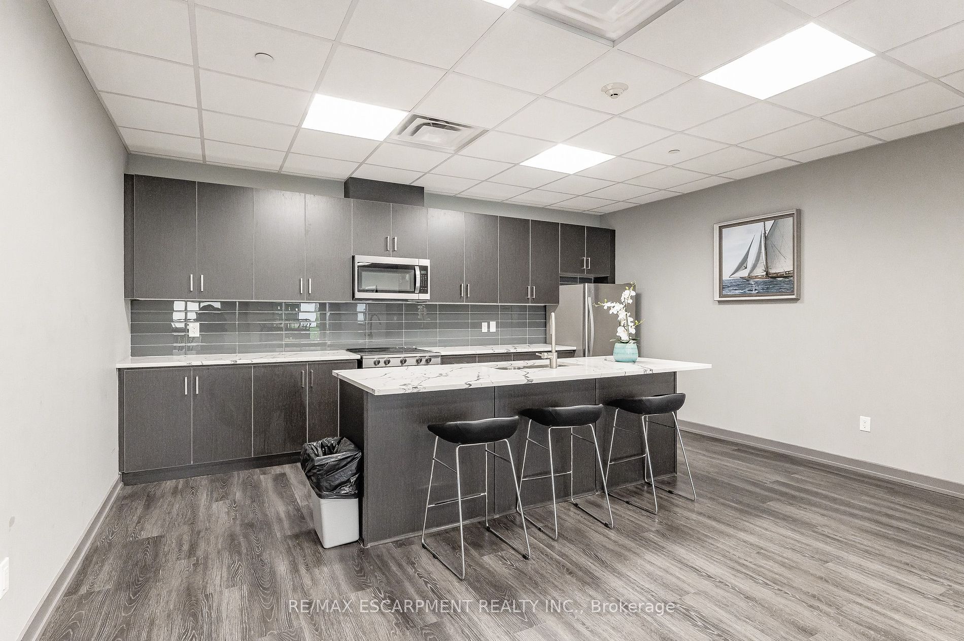 81 Robinson St, #103