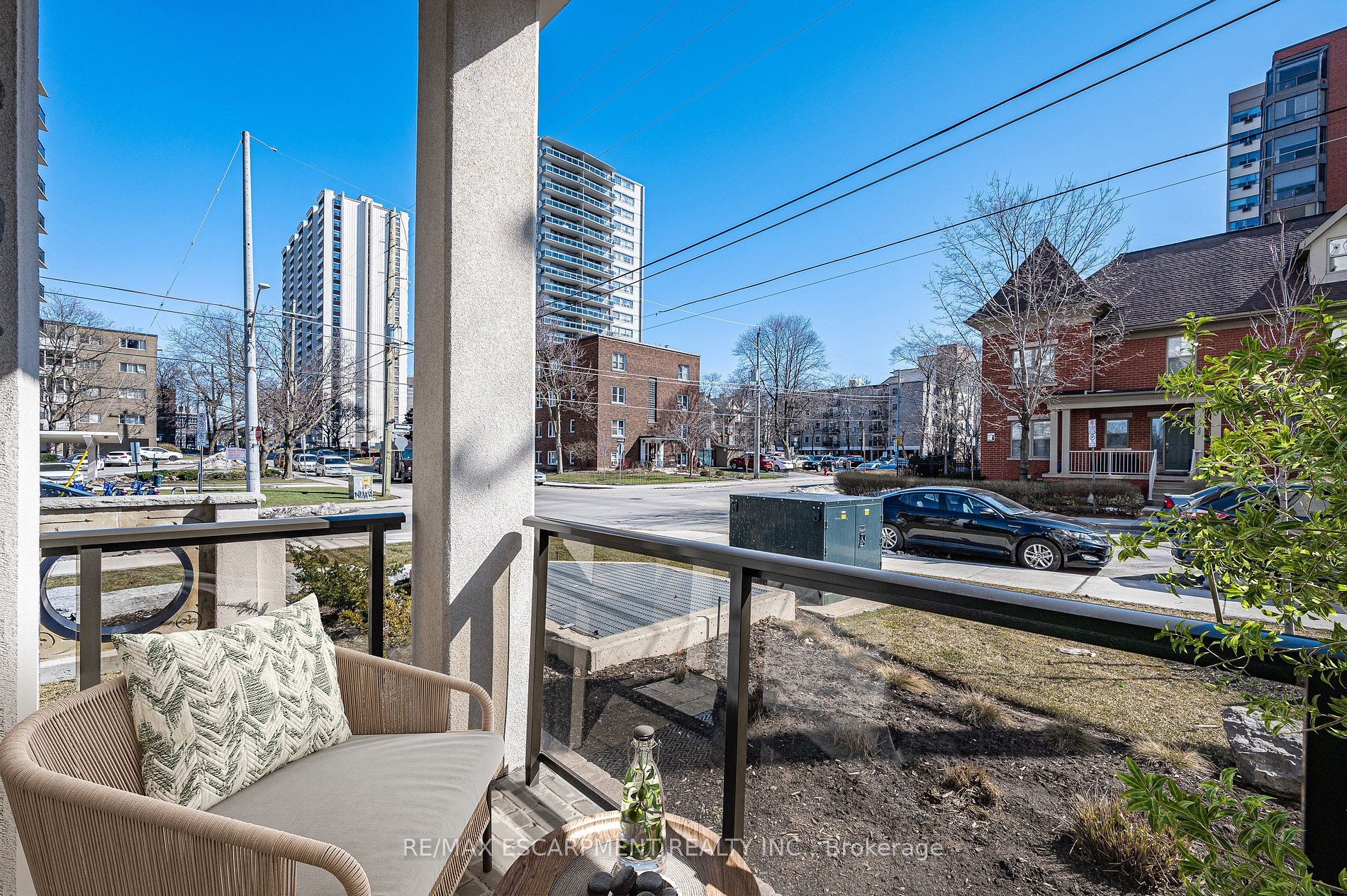 81 Robinson St, #103