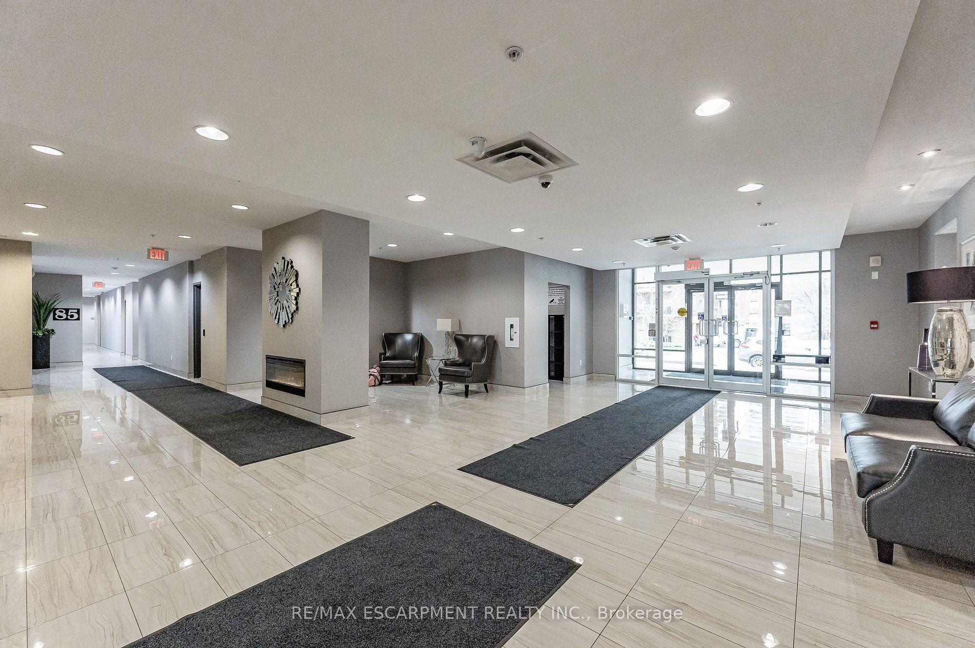 81 Robinson St, #103