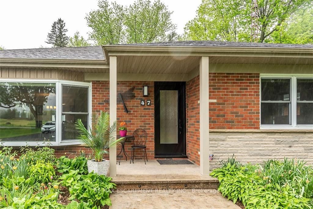 47 Blossom Ave