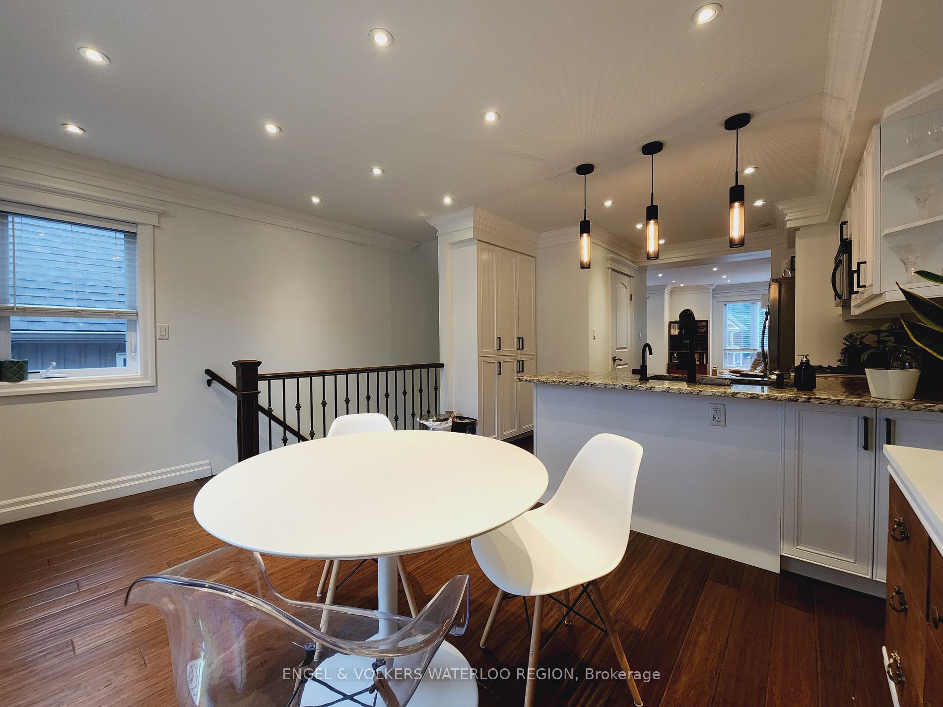 160 Esson St, #B