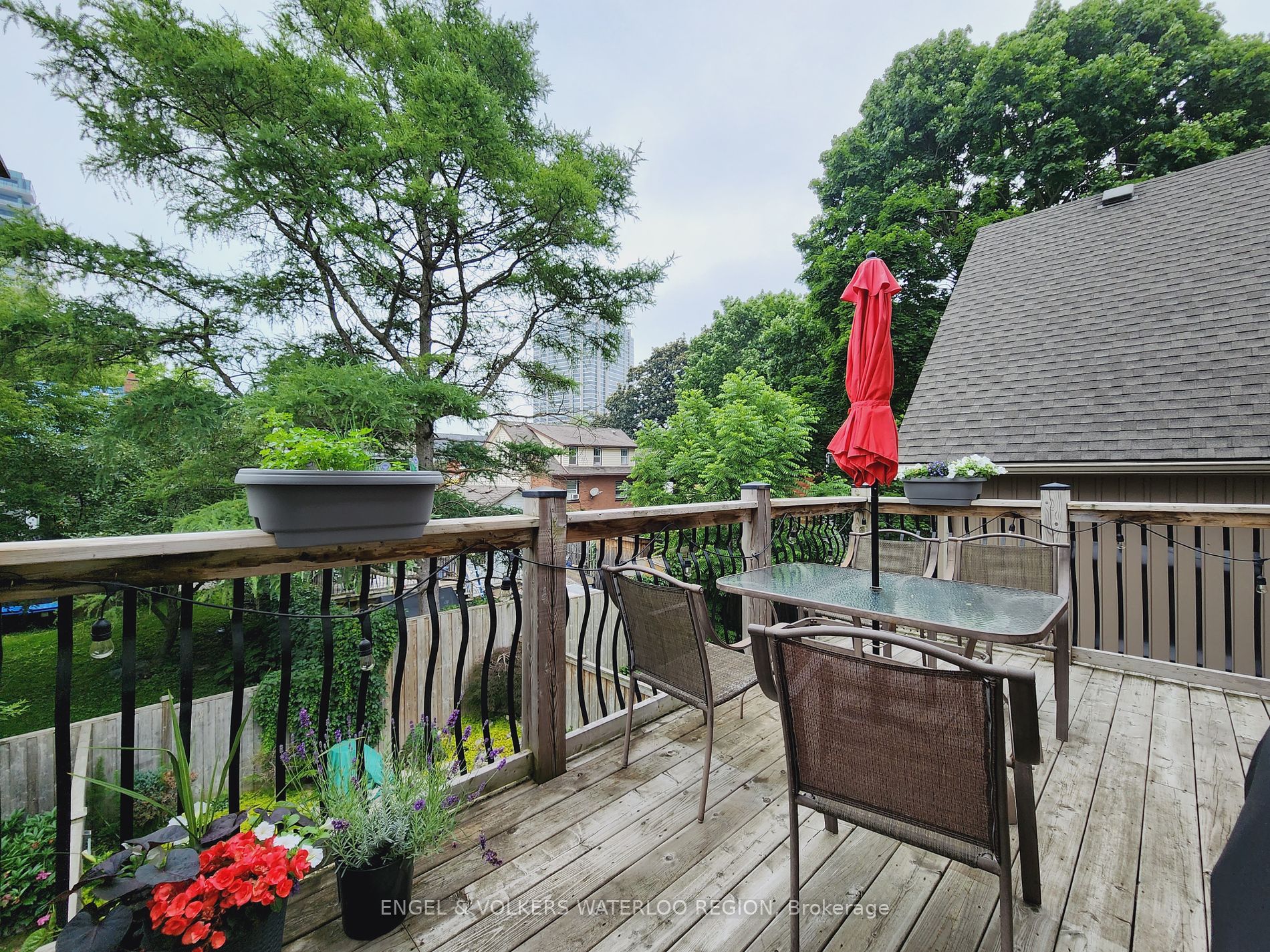160 Esson St, #B