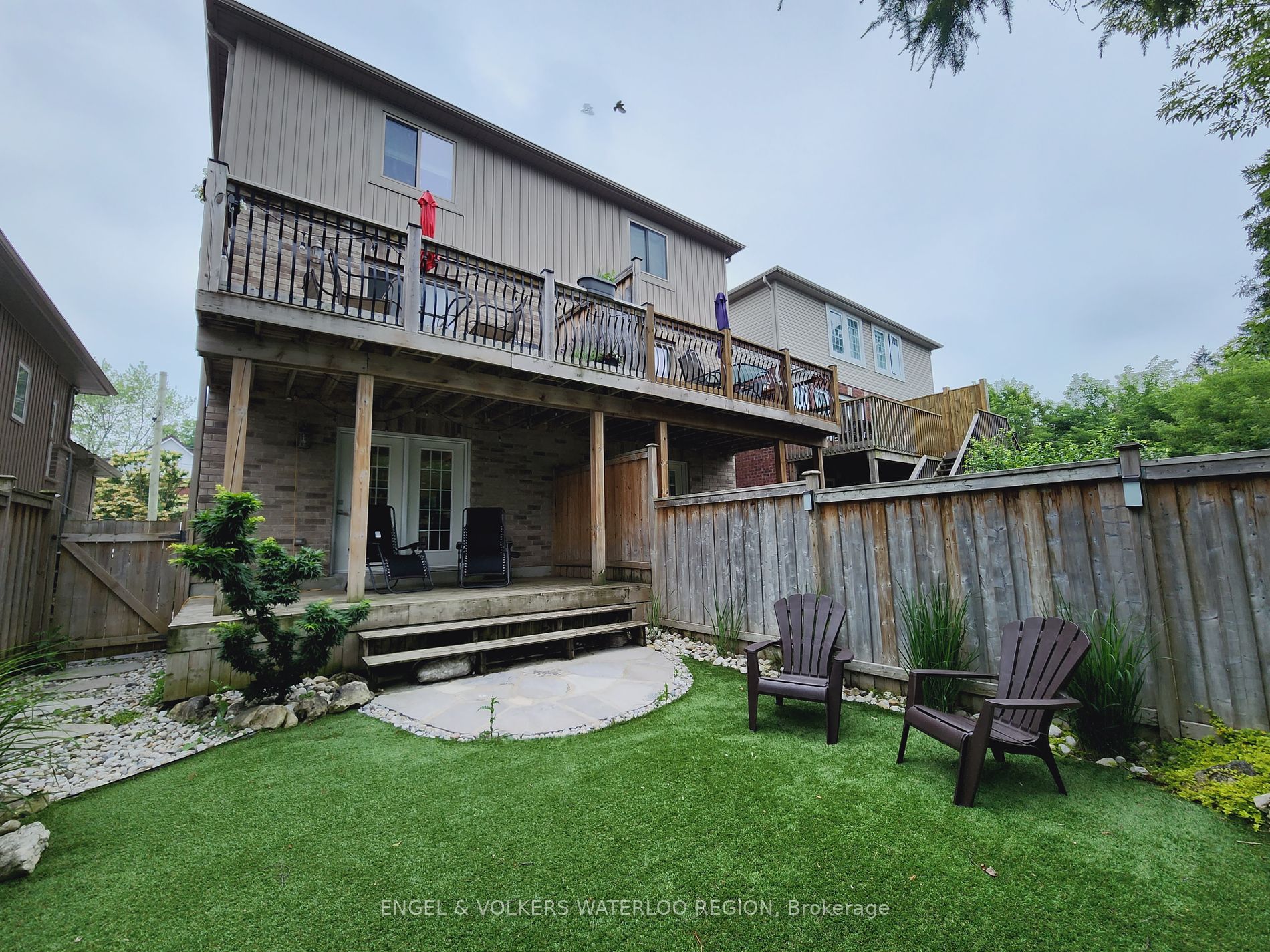 160 Esson St, #B