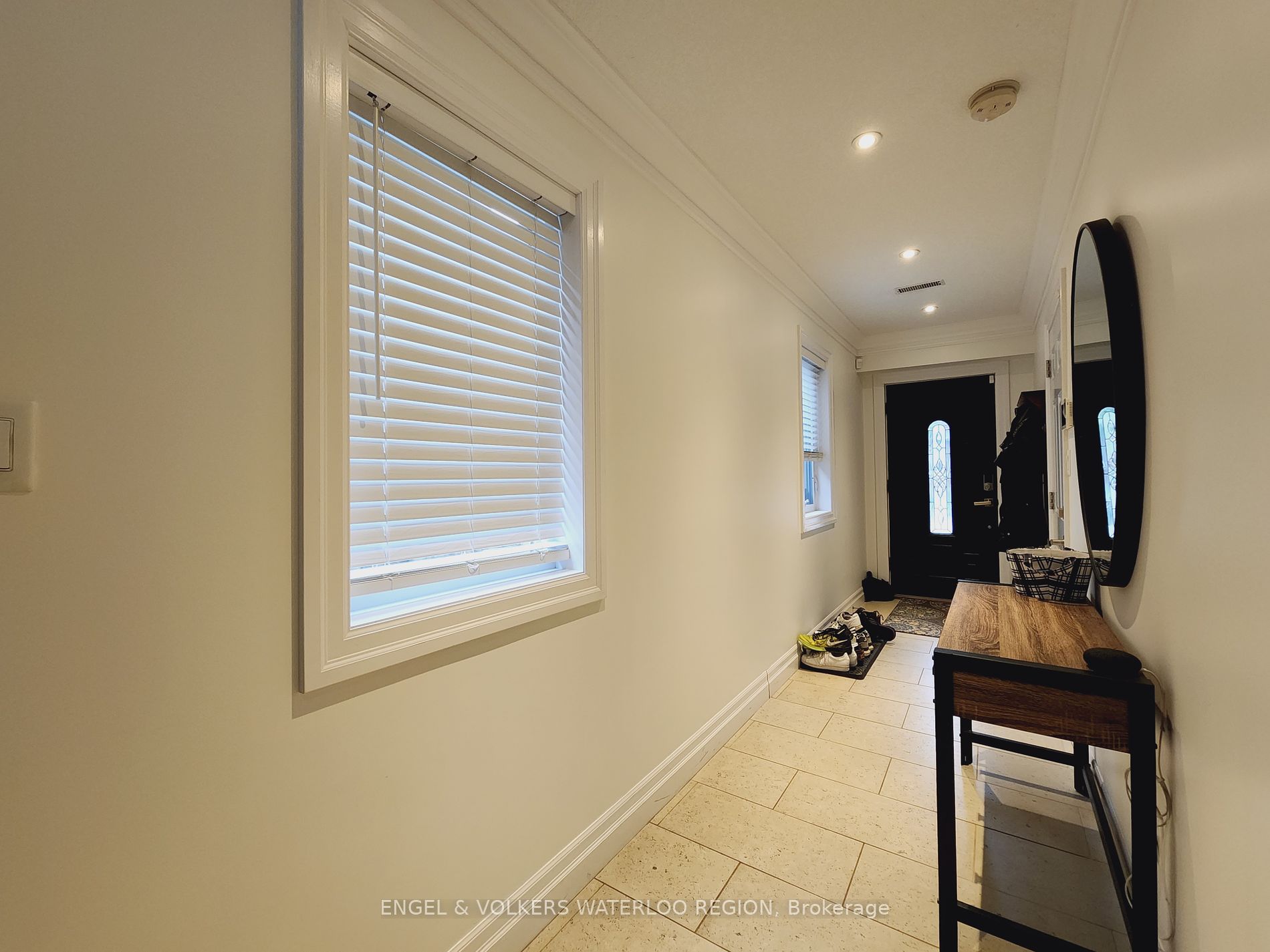 160 Esson St, #B