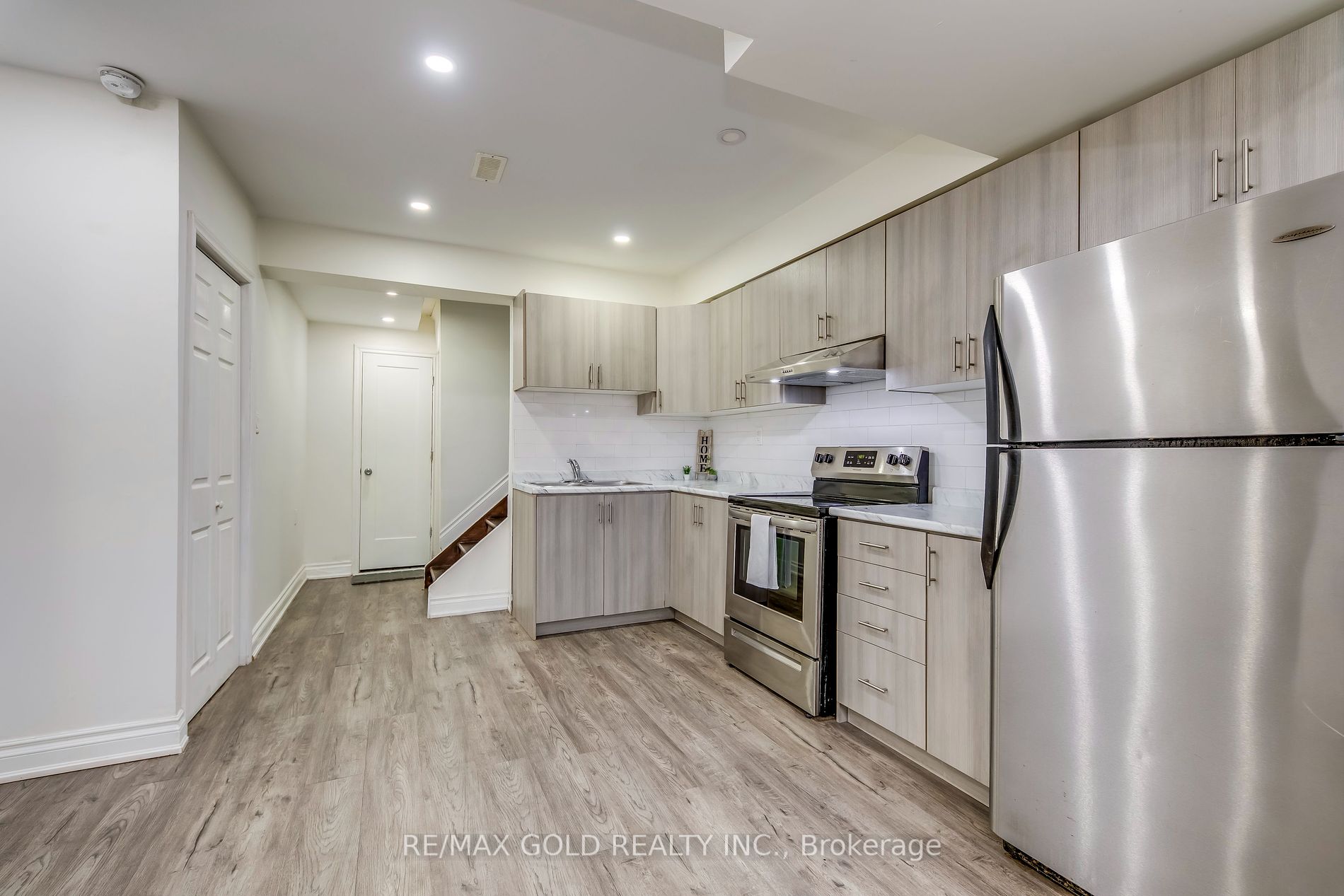 46 Whistler St