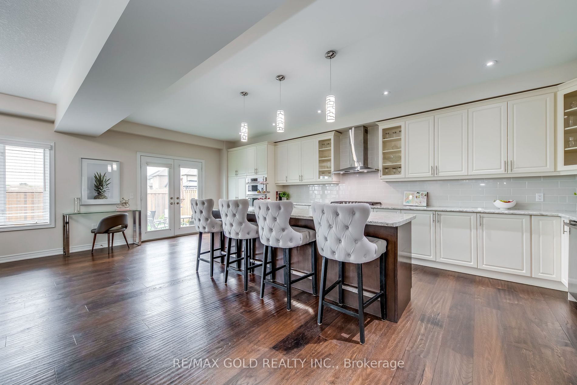 46 Whistler St