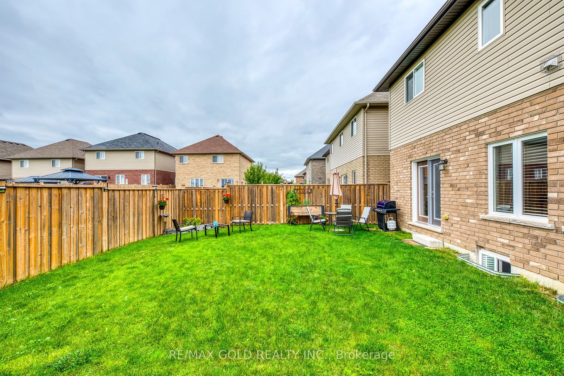 46 Whistler St