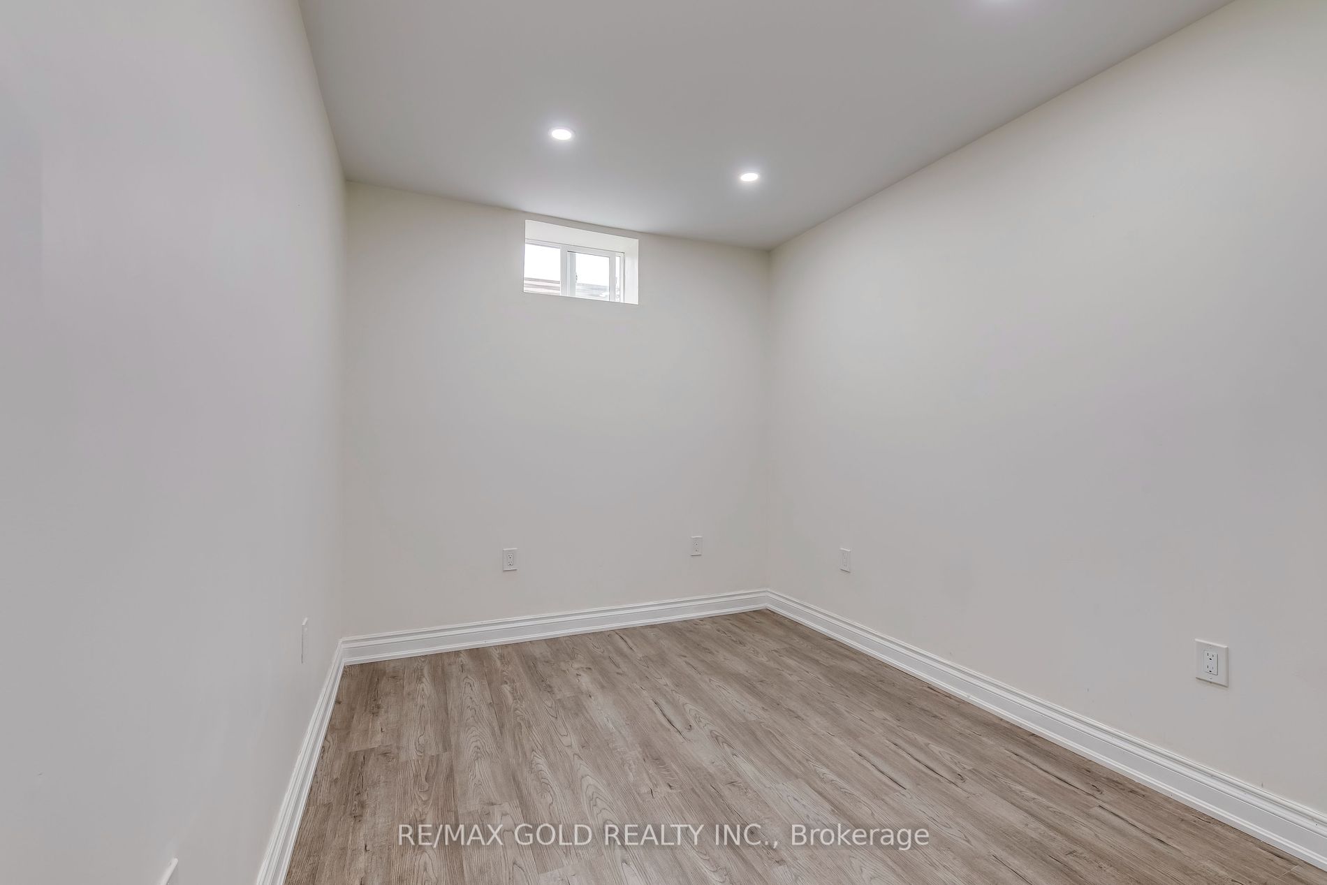 46 Whistler St