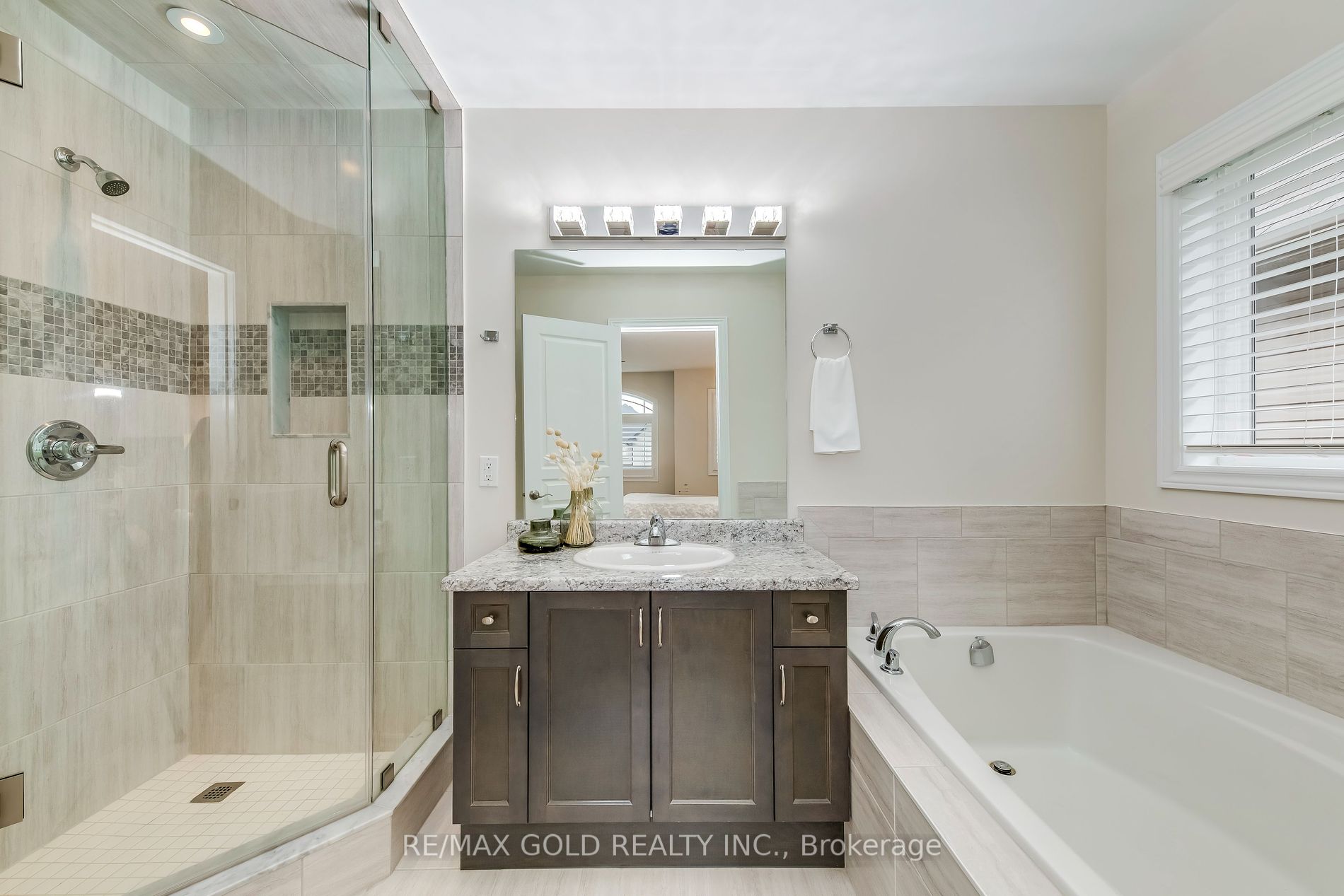 46 Whistler St