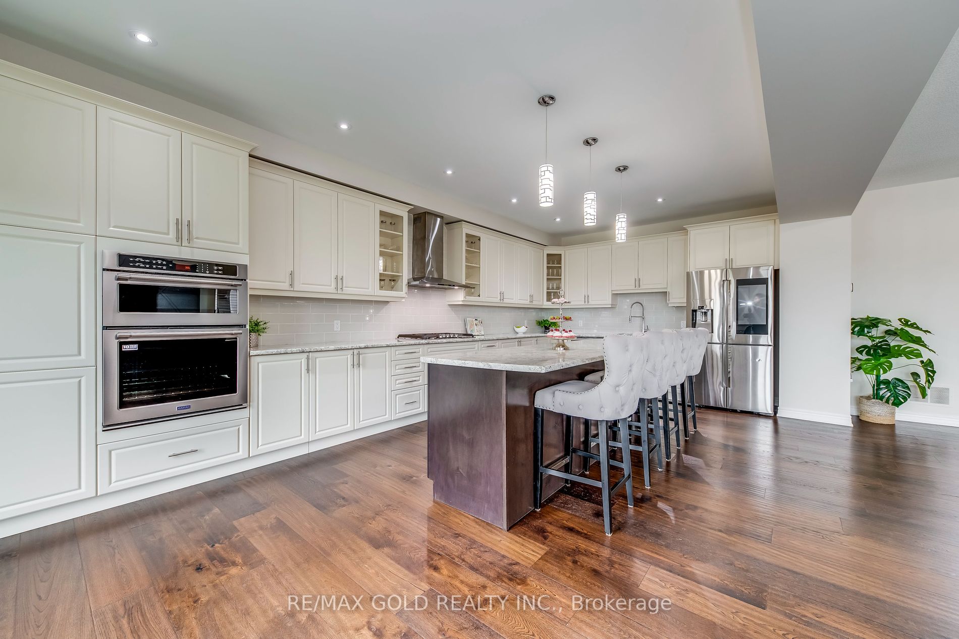 46 Whistler St