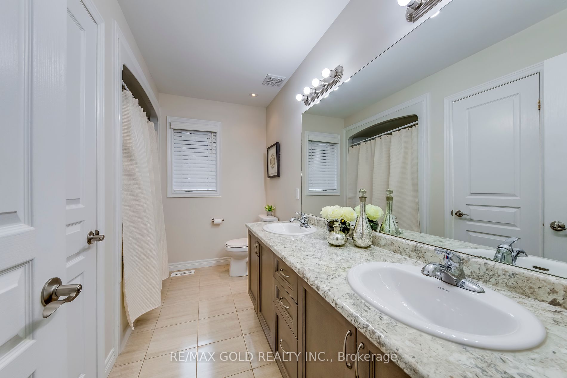 46 Whistler St