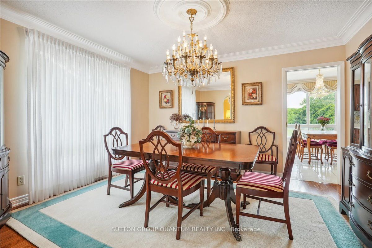 19 Meadowbrook Crescent