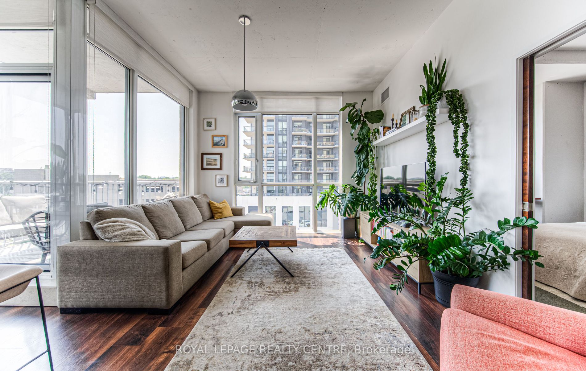 191 King Street S #511