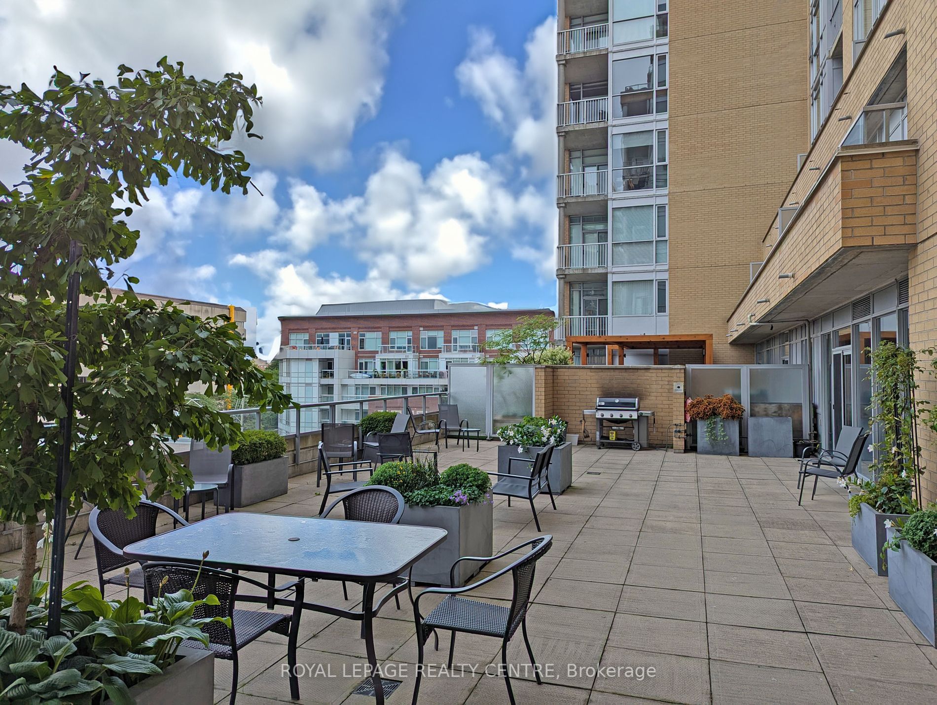 191 King Street S #511