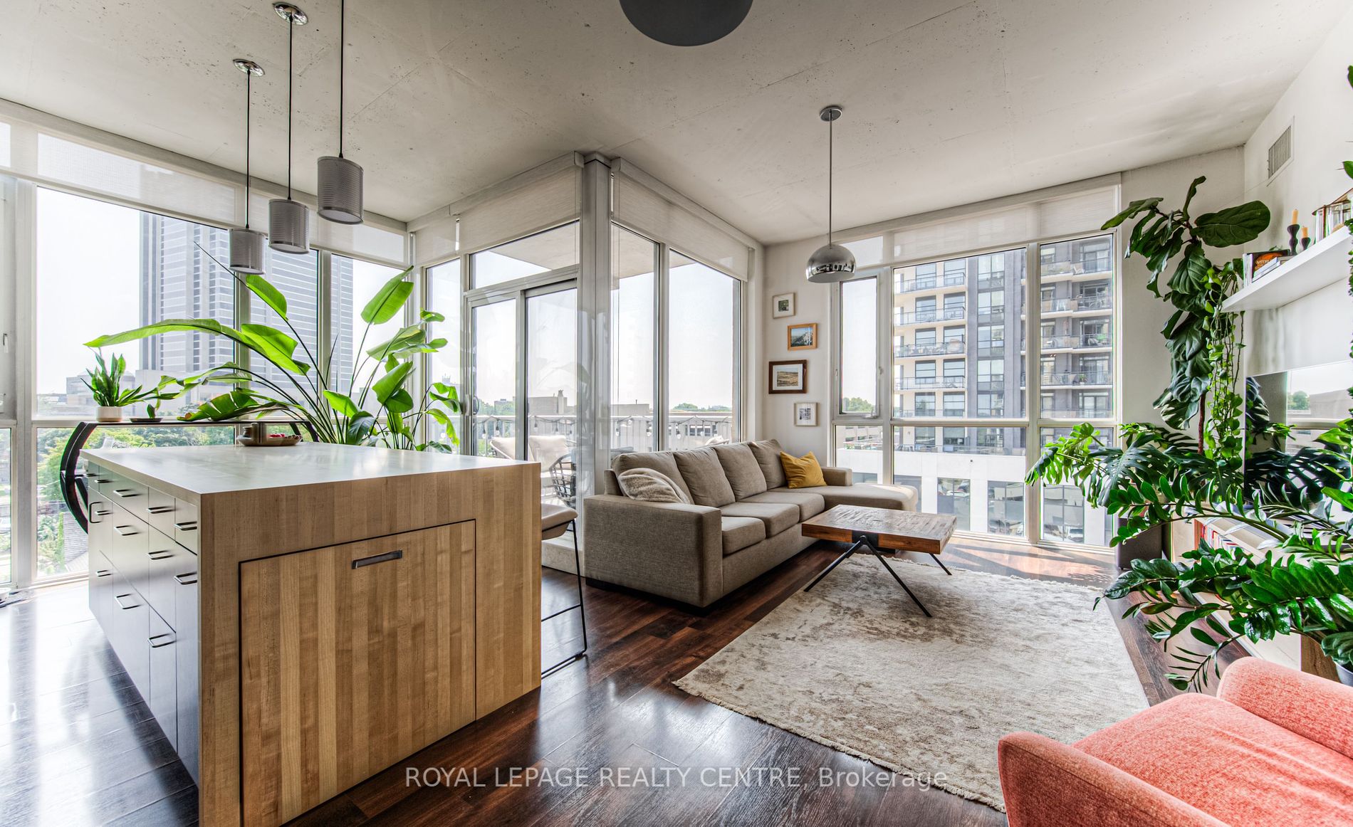 191 King Street S #511