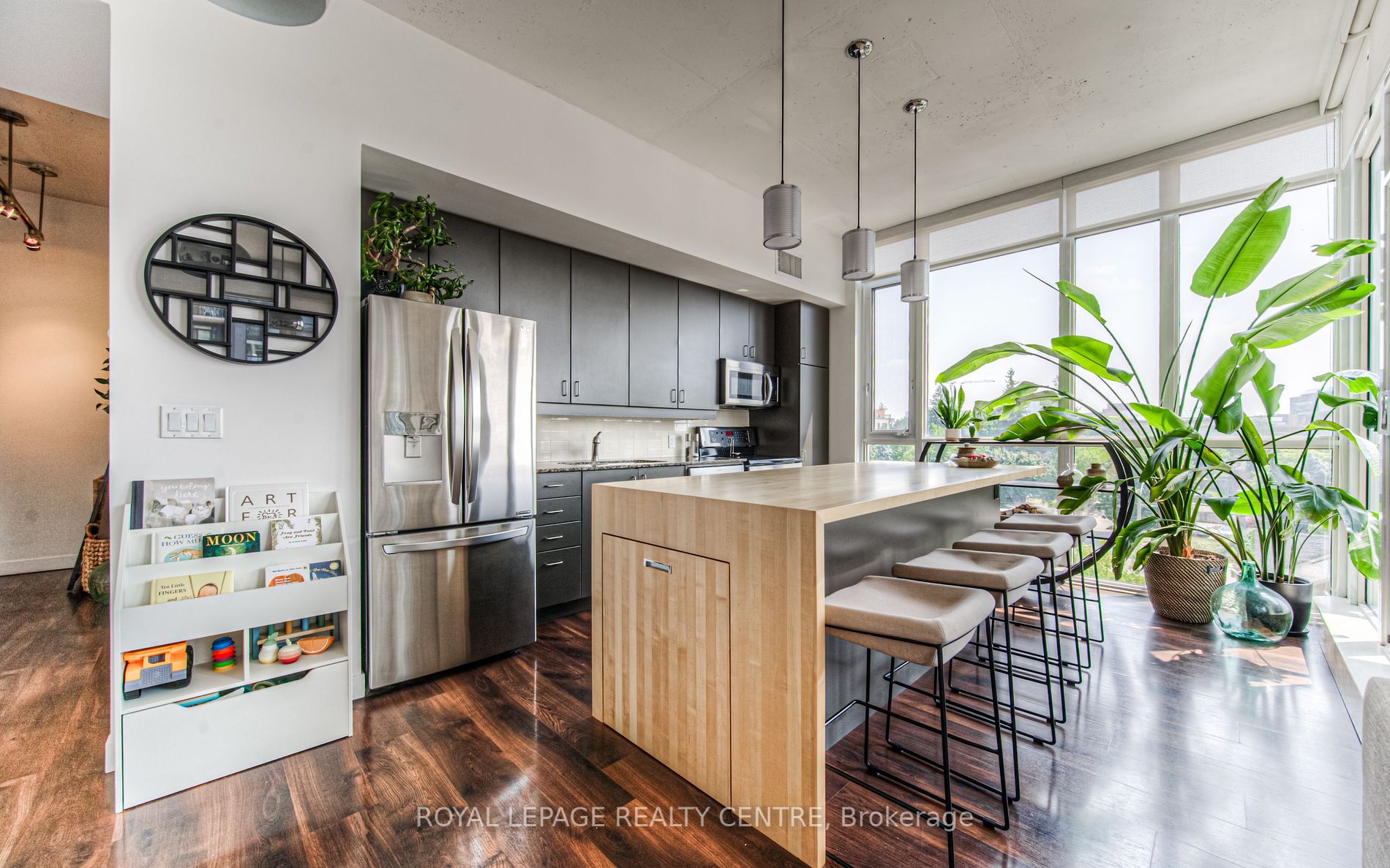 191 King Street S #511