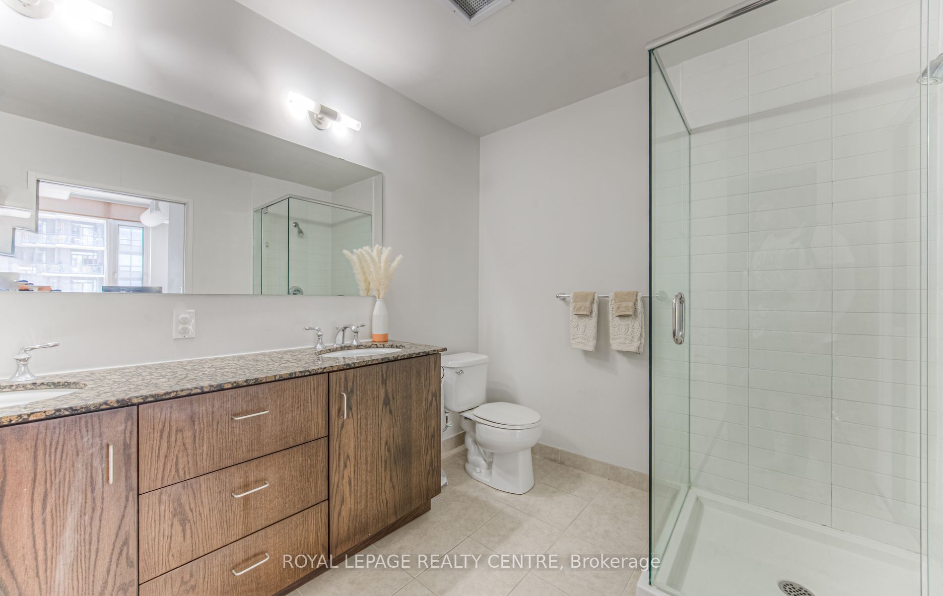 191 King Street S #511