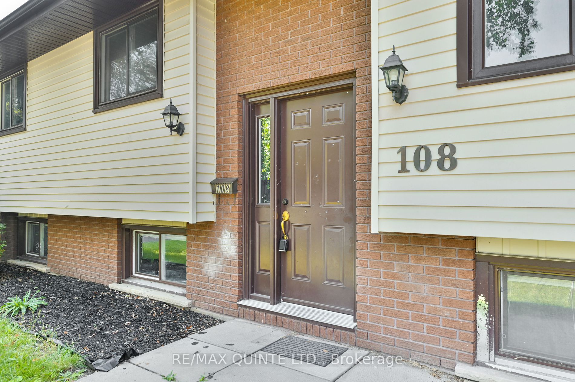 108 Nicholas Street