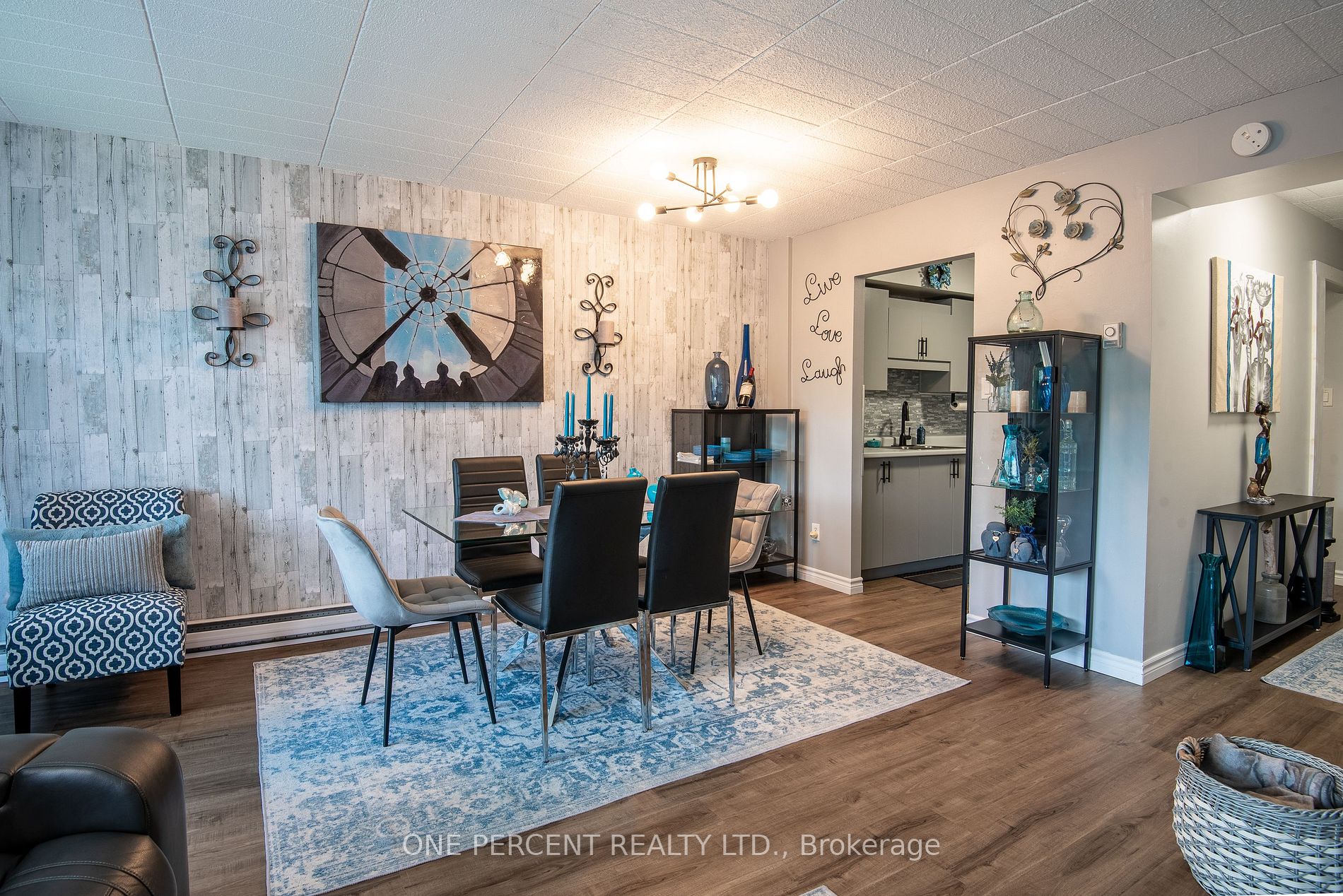 105 Conroy Cres, #103