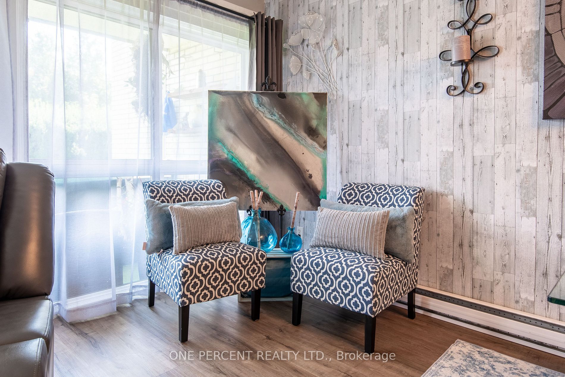 105 Conroy Cres, #103