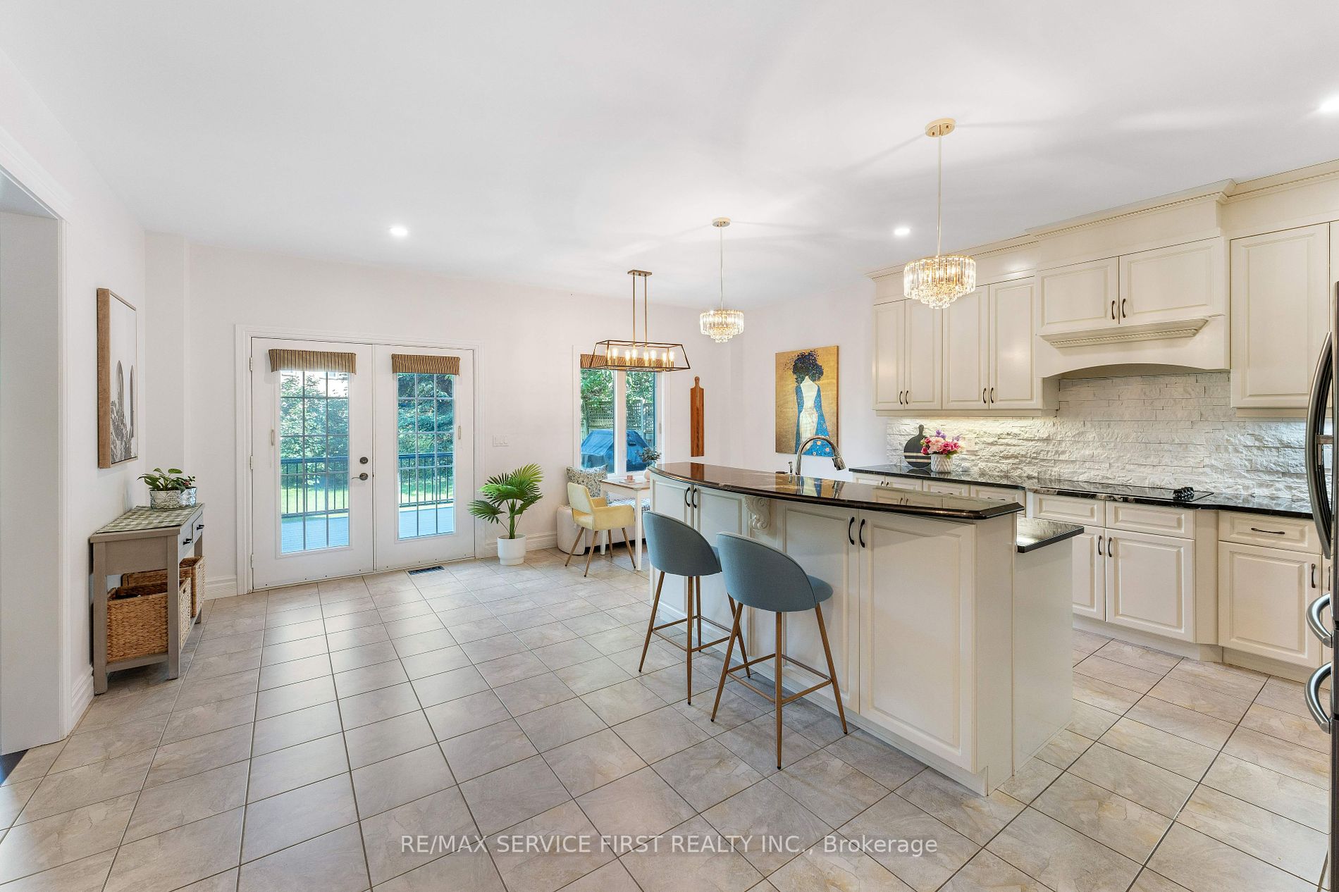 81 Kenwoods Circle