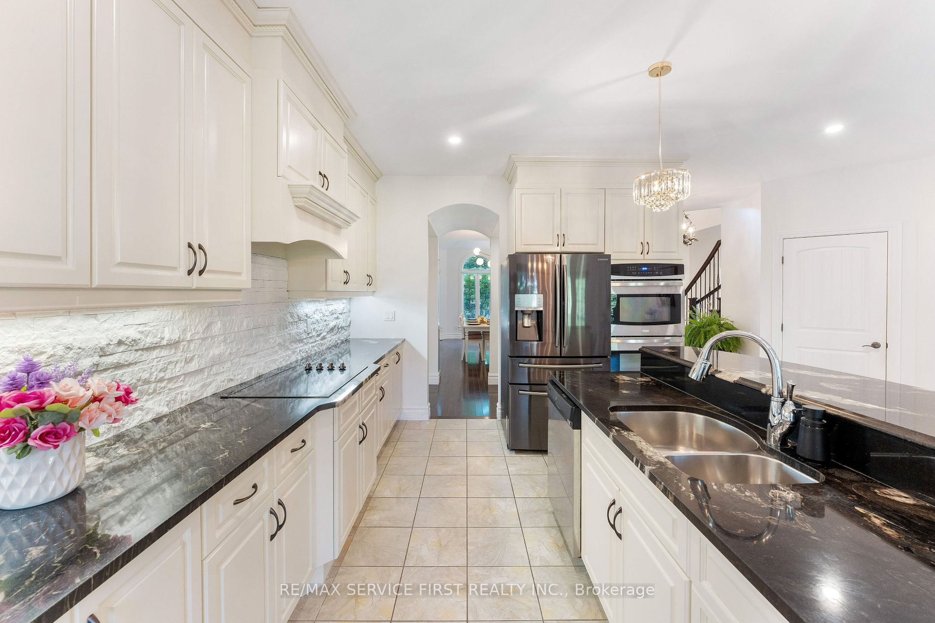 81 Kenwoods Circle