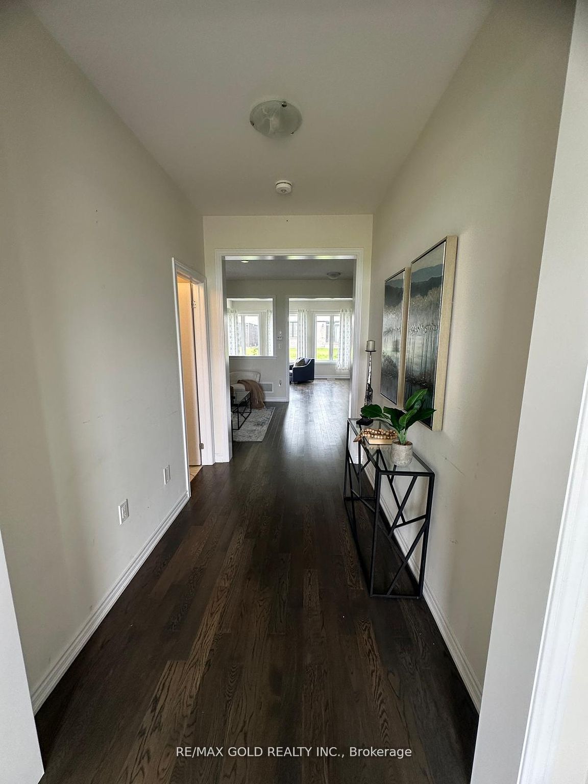121 Explorer Way