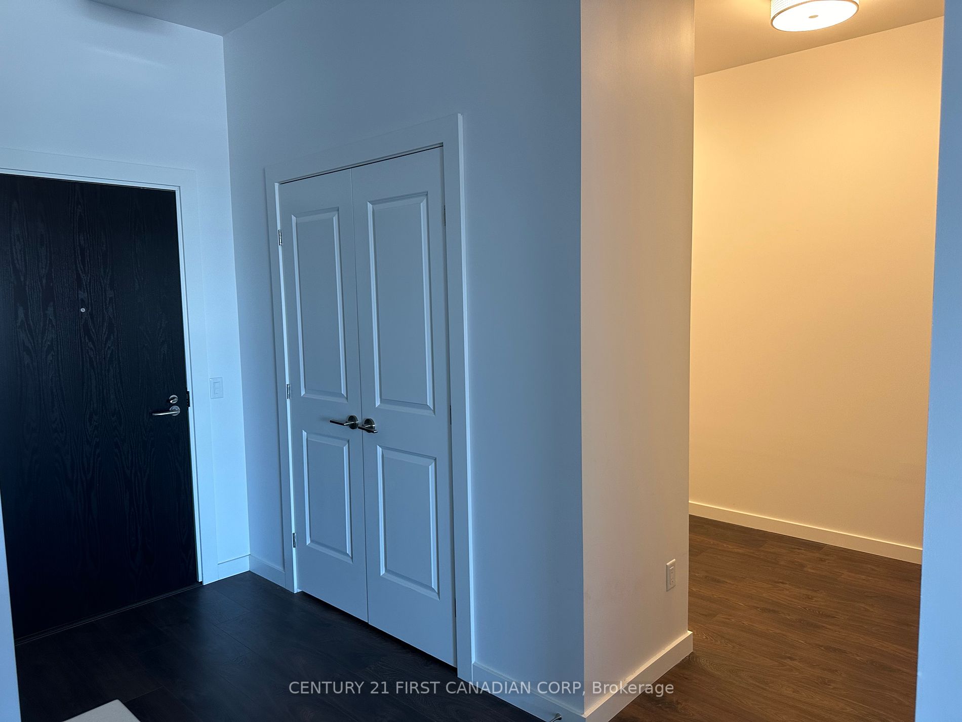 181 King St S, #1503