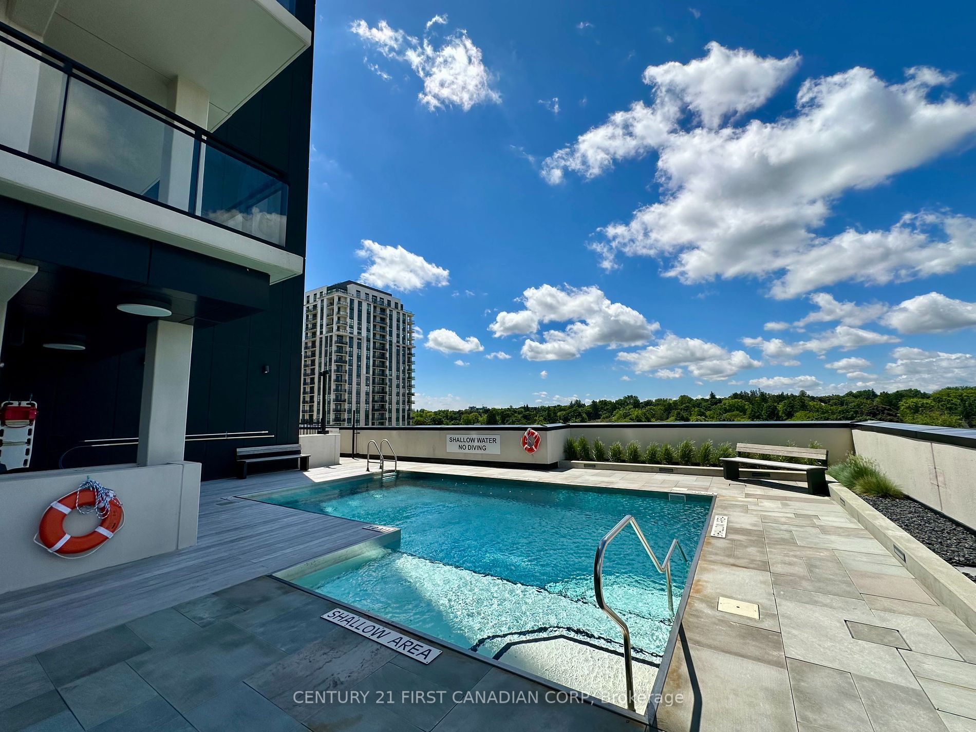 181 King St S, #1503