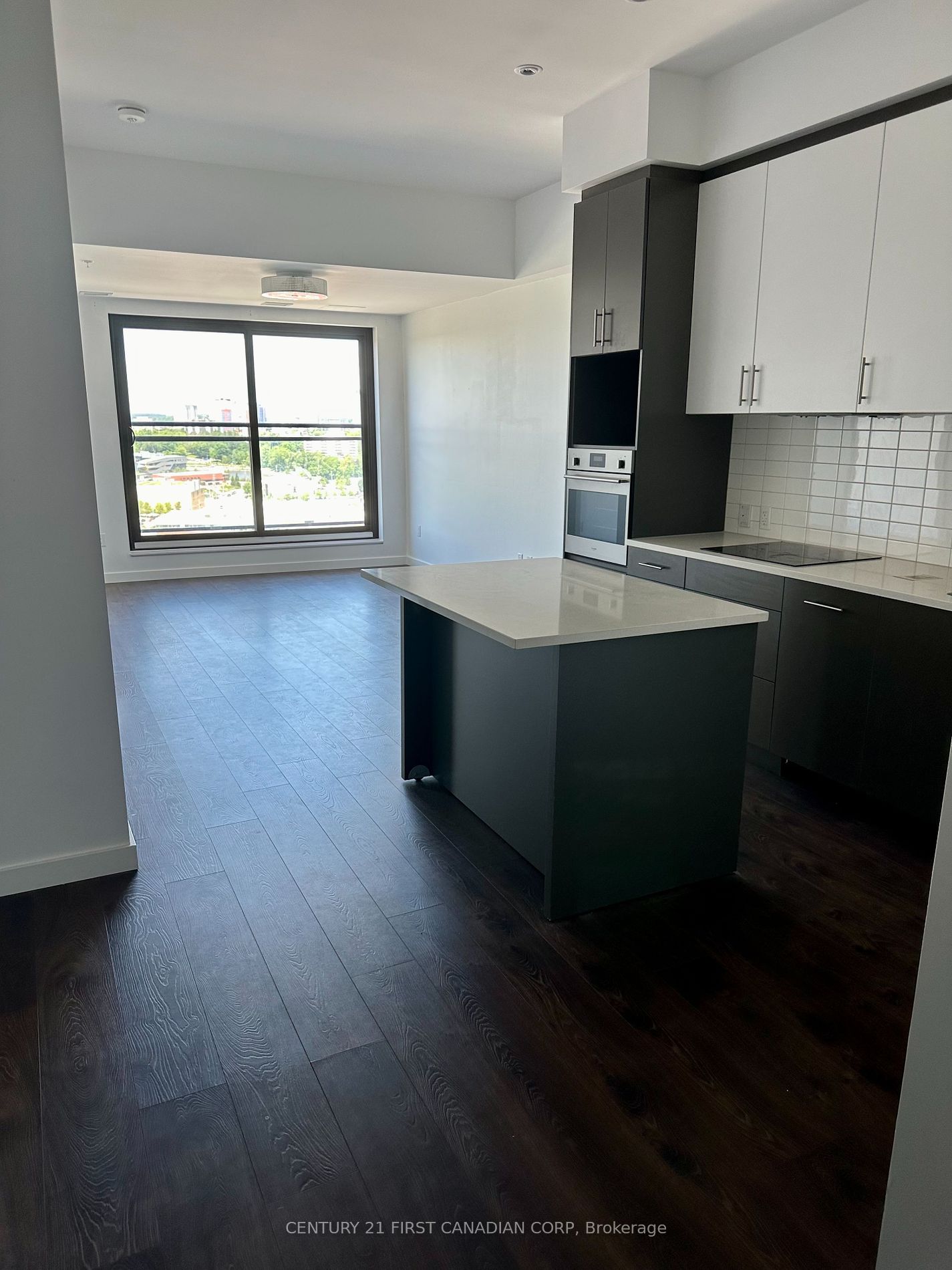 181 King St S, #1503