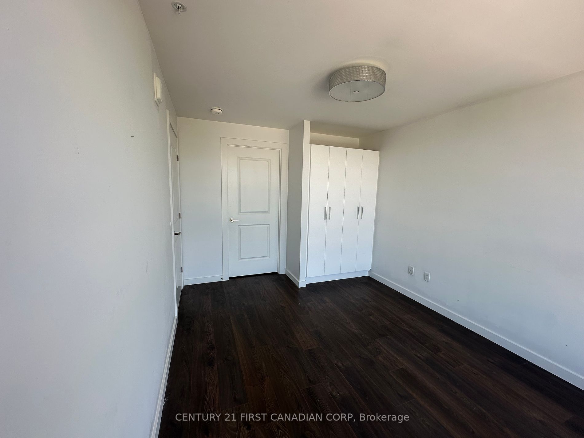 181 King St S, #1503