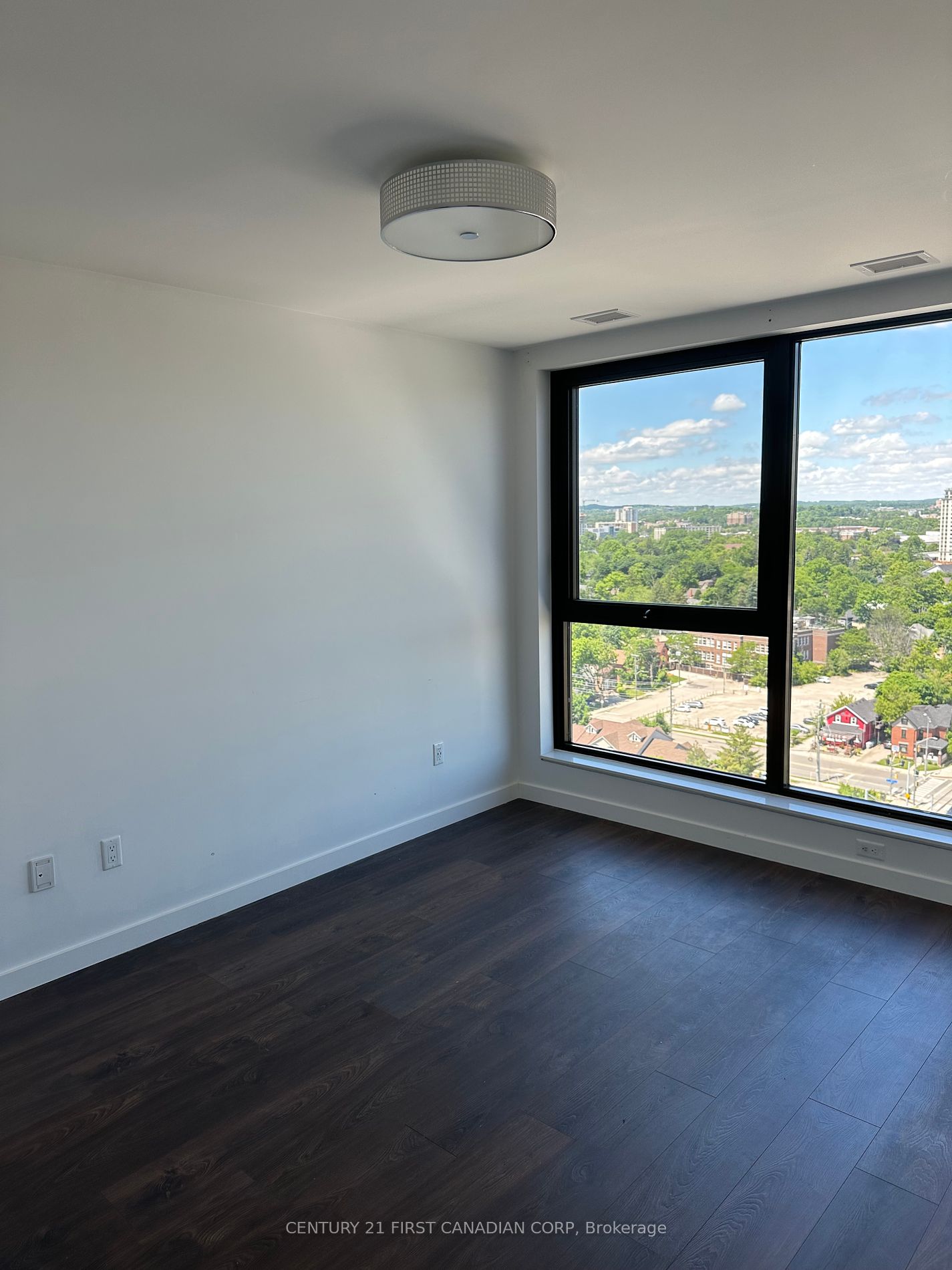 181 King St S, #1503