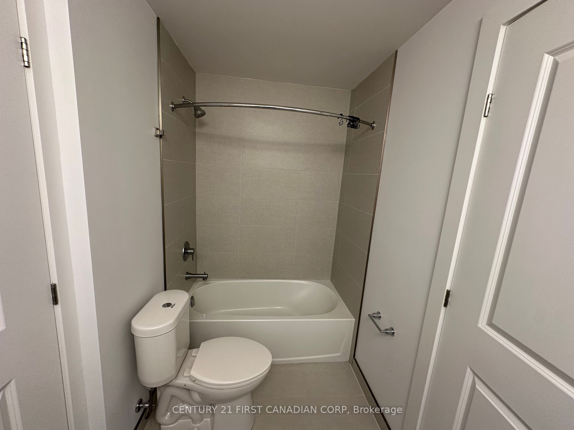 181 King St S, #1503