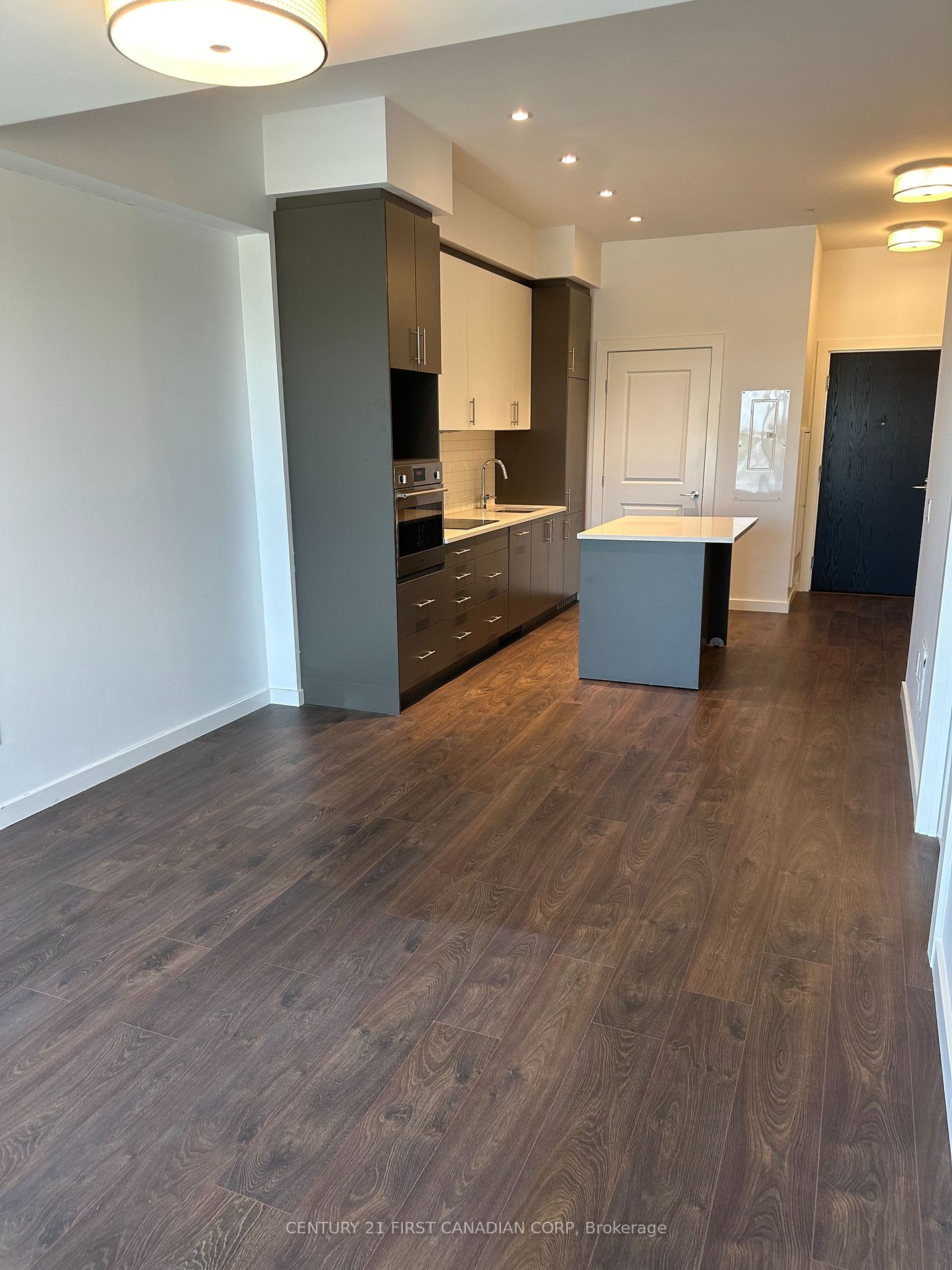 181 King St S, #1503