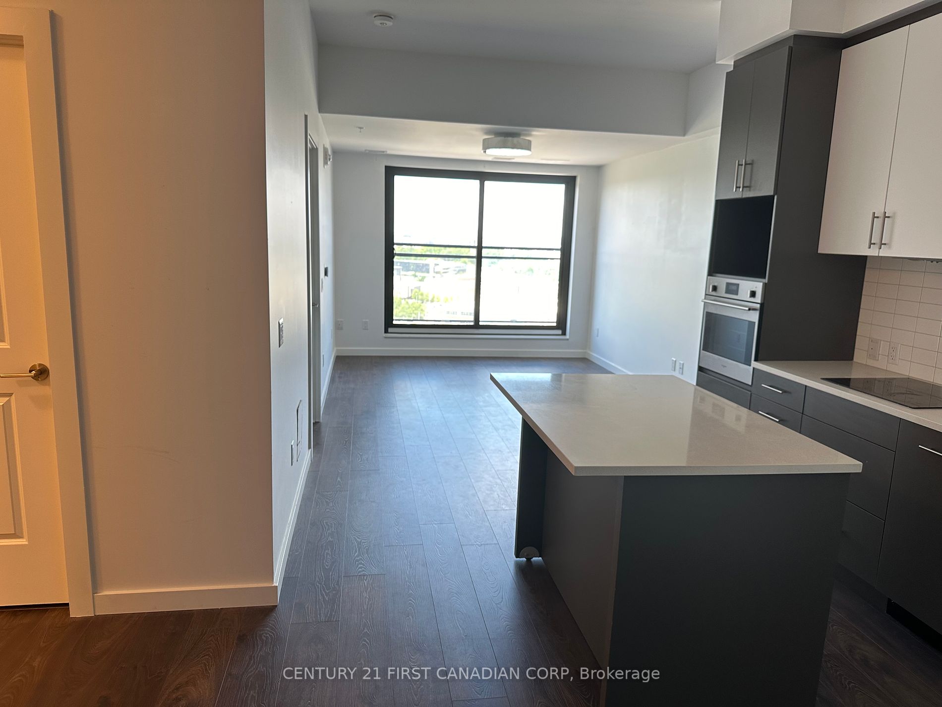 181 King St S, #1503