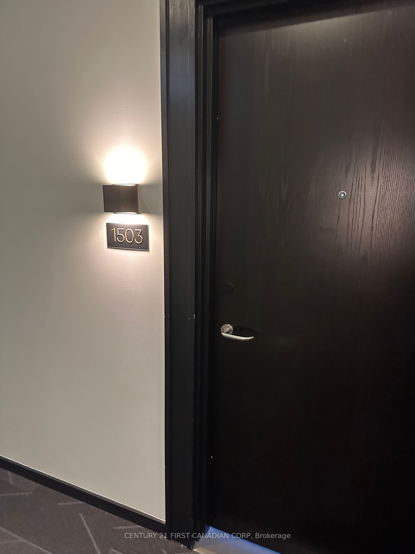 181 King St S, #1503