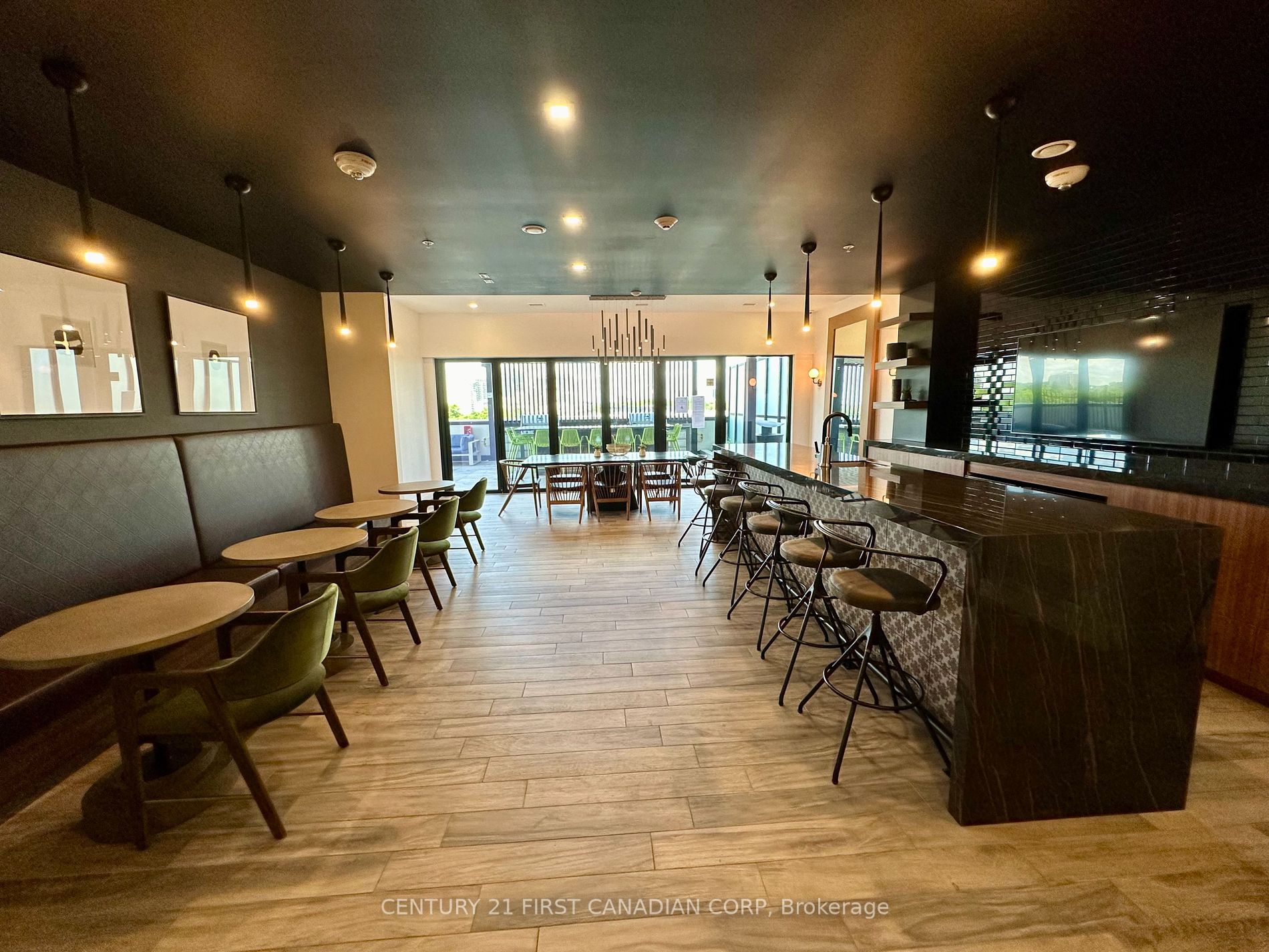 181 King St S, #1503