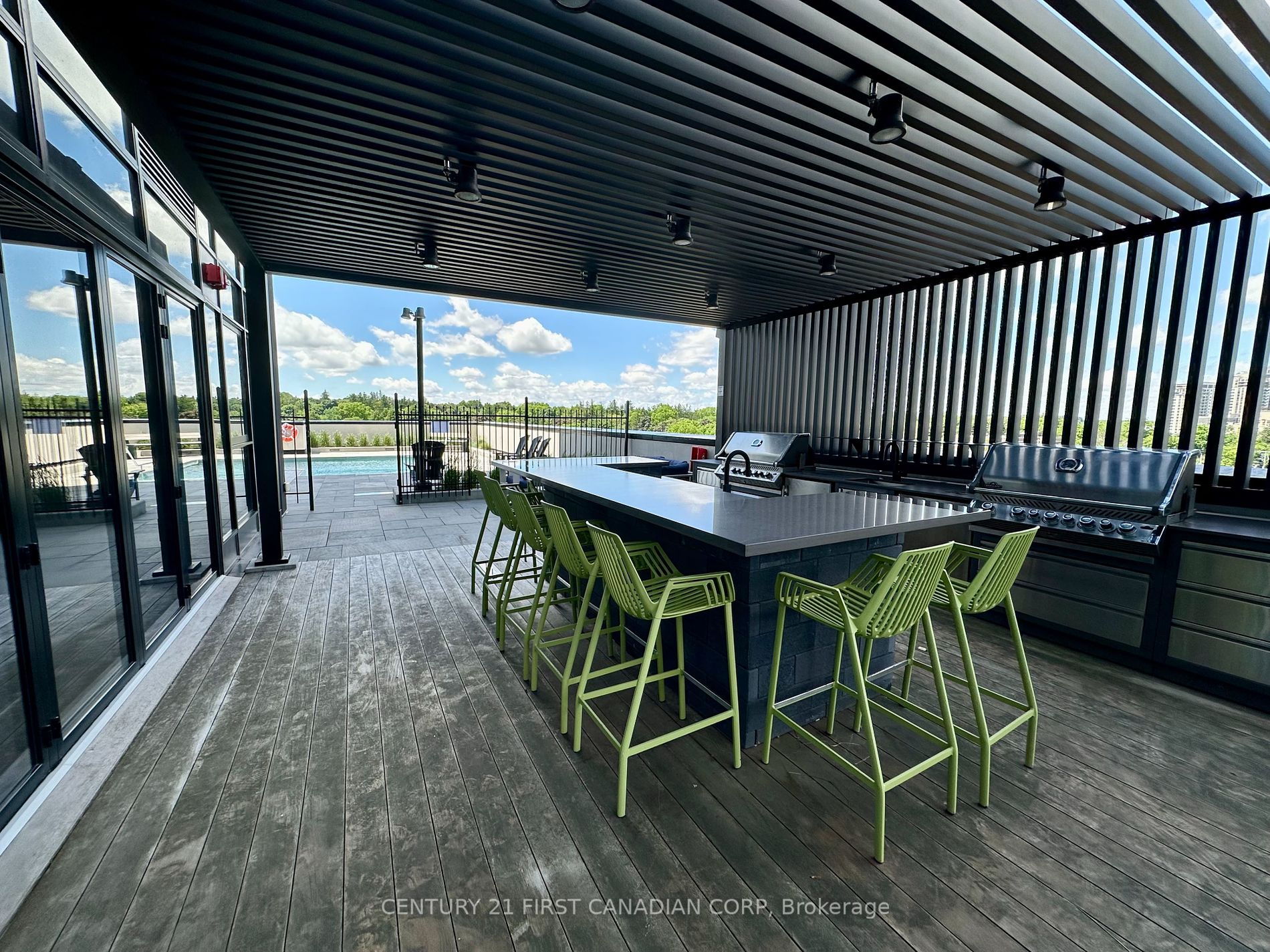 181 King St S, #1503
