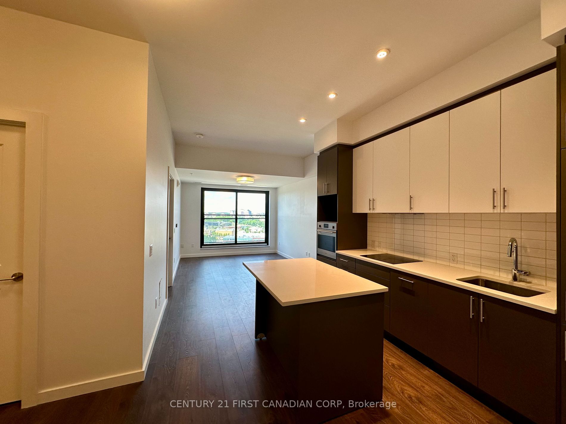 181 King St S, #1503