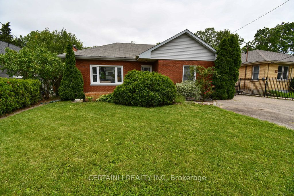 240 Greenwood Ave