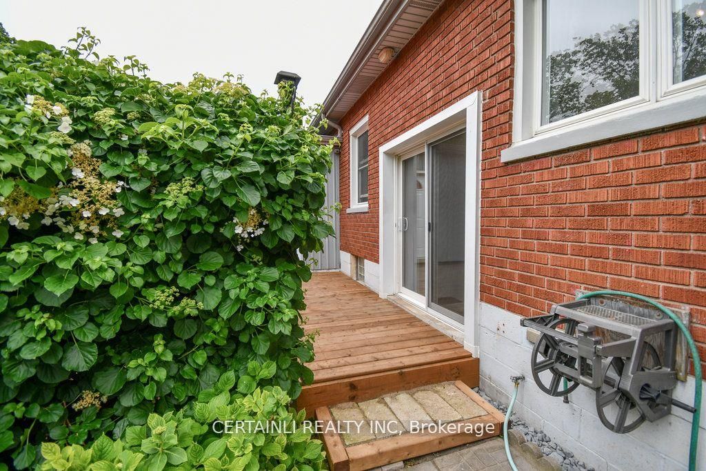 240 Greenwood Ave