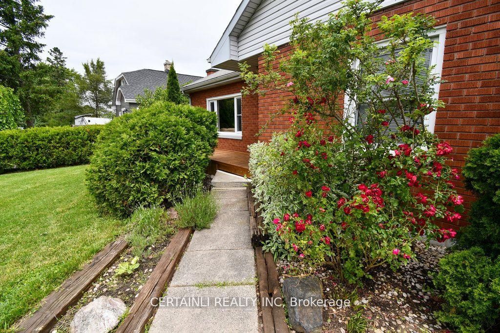 240 Greenwood Ave