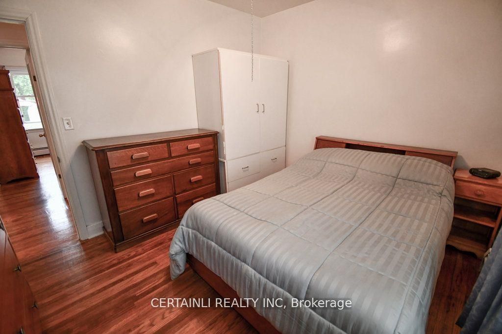 240 Greenwood Ave