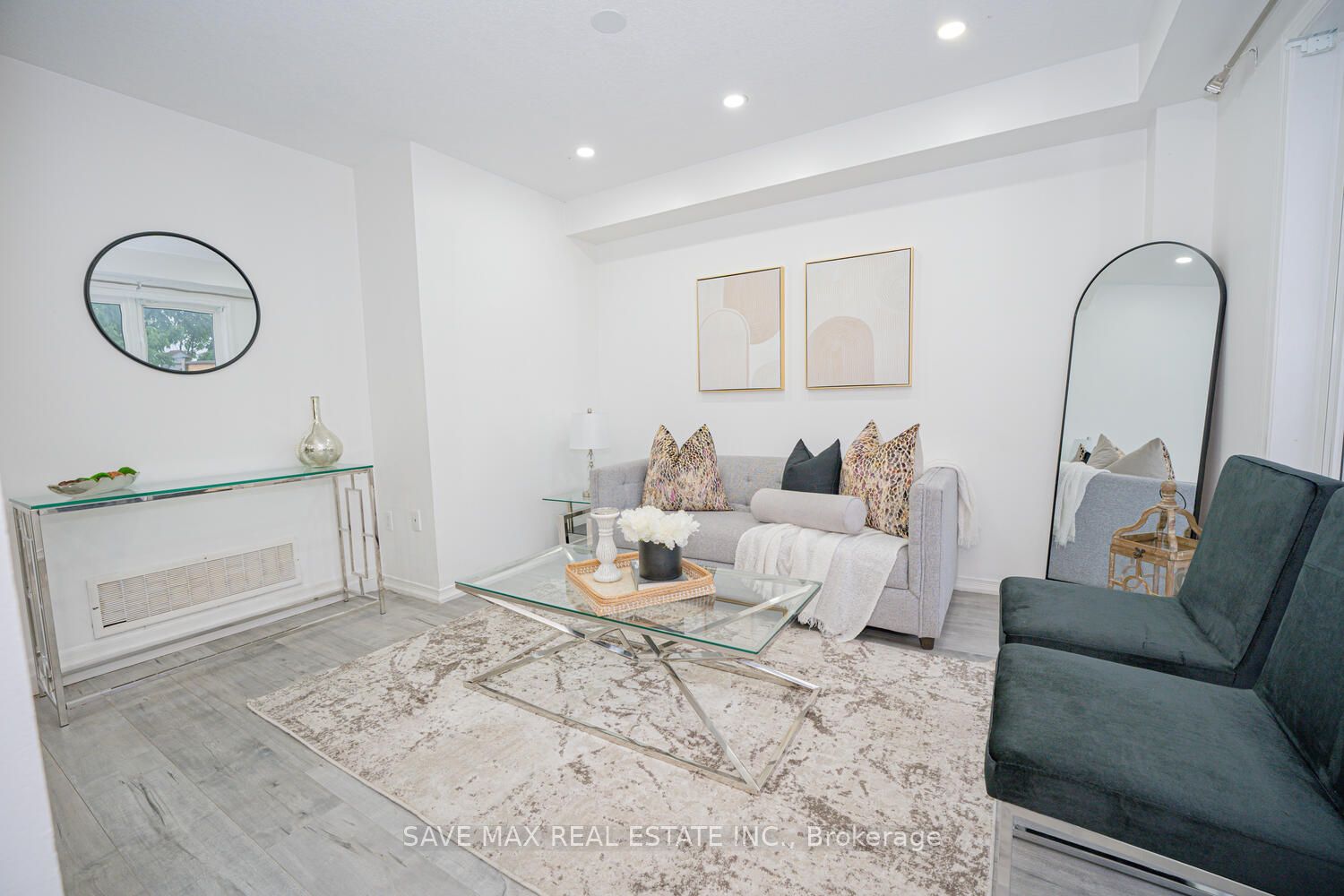 82 Trowbridge Street