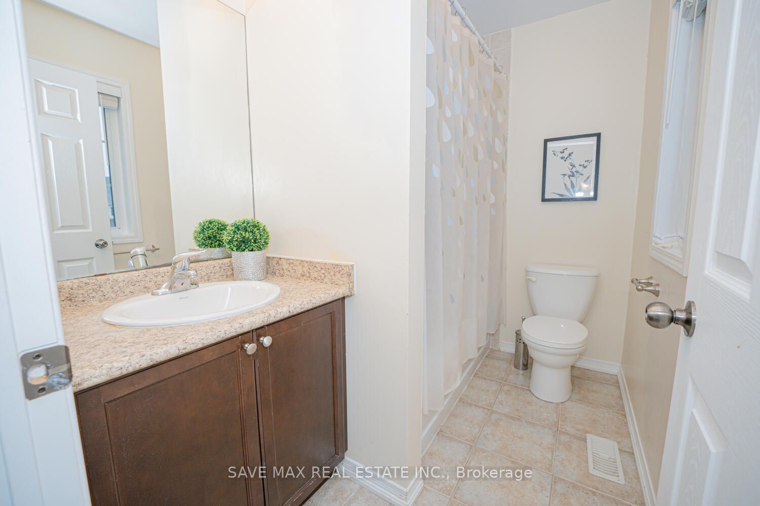 82 Trowbridge Street